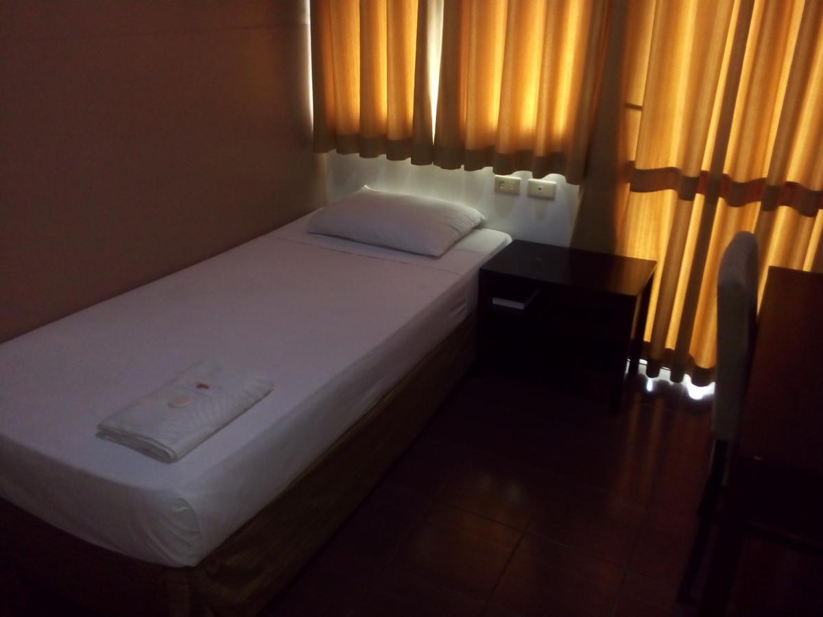 Hotel Kichi Legazpi Luaran gambar